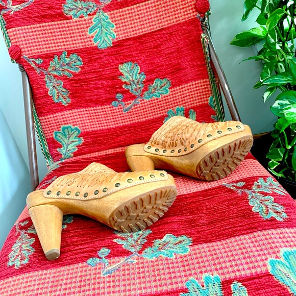 Gorgeous Zara studded high heeled clogs camel color size 37 eu 6.5 US - Picture 5 of 6